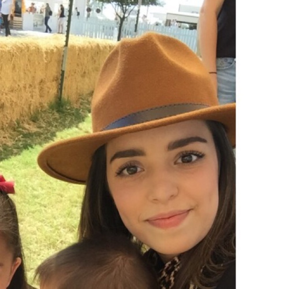 Meet your Posher, Paulina